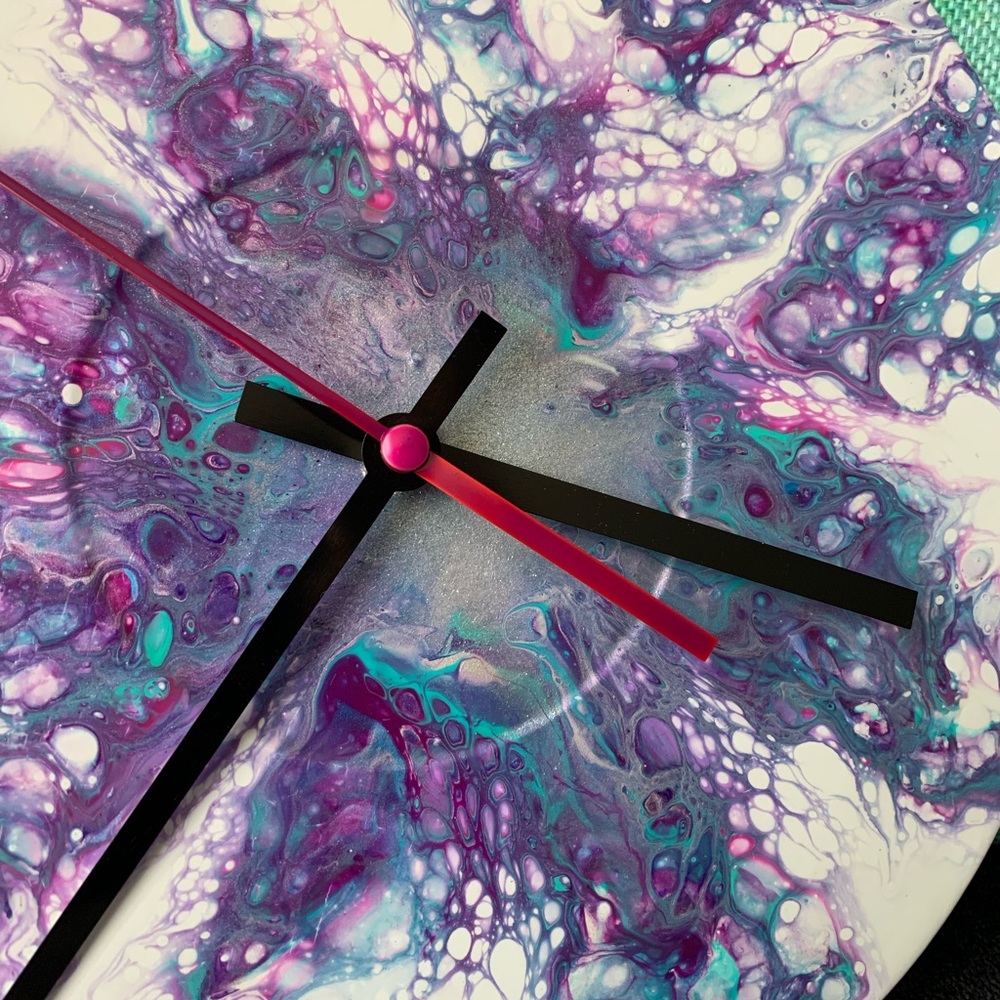 Fluid Art Upcycled Vinyl Record Clock- Jellyfish - Picture 2 of 3